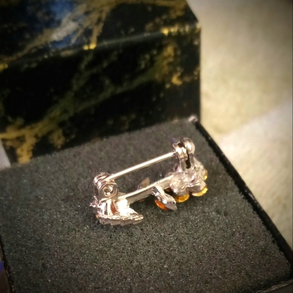 Pink Rhinestone Flower Pin Brooch - Picture 6 of 9